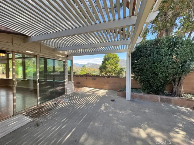 8811 Riderwood, Sunland, California 91040