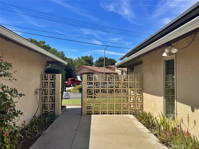 8811 Riderwood, Sunland, California 91040