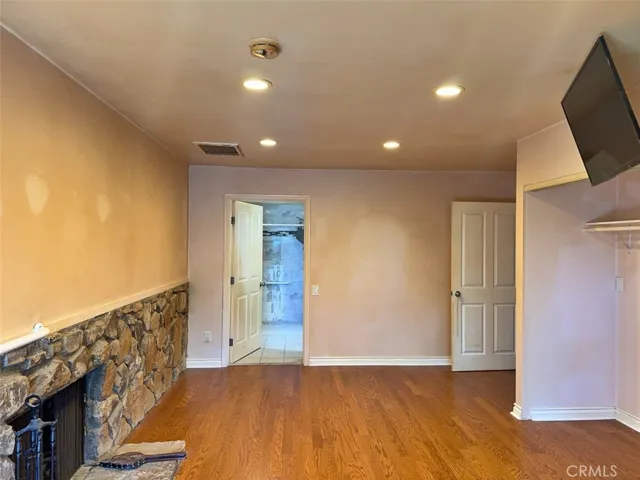 8811 Riderwood, Sunland, California 91040
