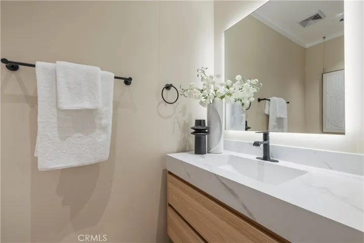 18057 Medley Drive, Encino, California 91316