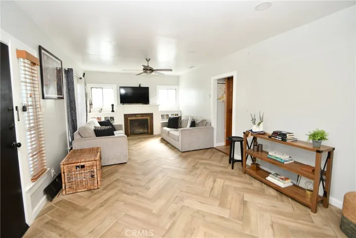 Living Room / Foyer