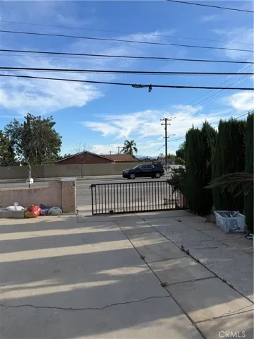 Exit to long driveway