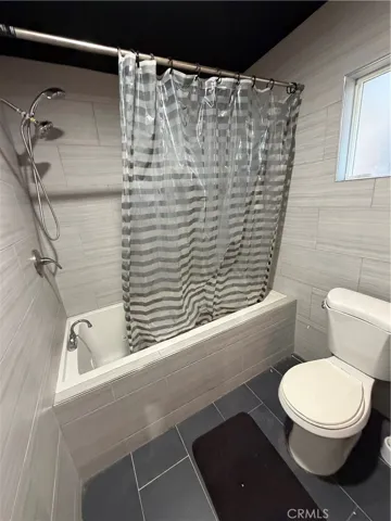 Jr adu bathroom, jr adu is attached to main house you can convert main house back to 3rd bedroom