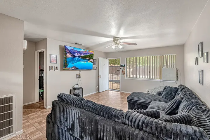 13250 Mohawk, Apple Valley, California 92308