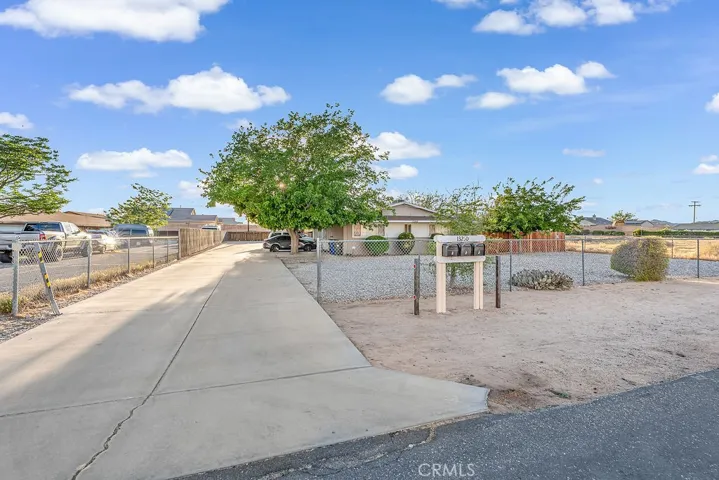 13250 Mohawk, Apple Valley, California 92308