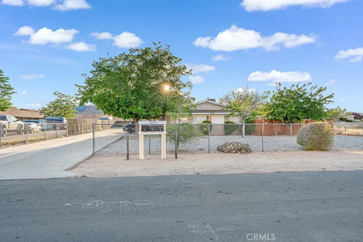 13250 Mohawk, Apple Valley, California 92308