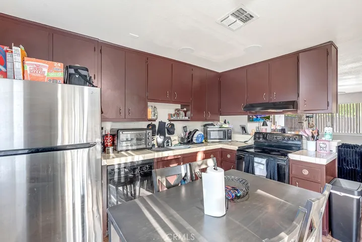 13250 Mohawk, Apple Valley, California 92308