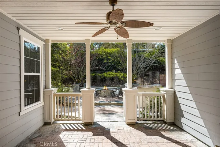 Enclosed sun room