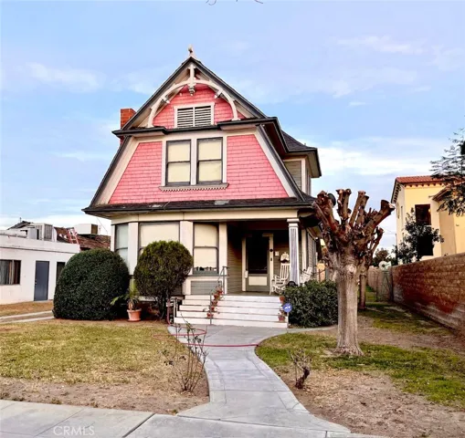 572 N La Cadena, Colton, California 92324