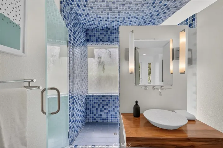 Downstair bathroom