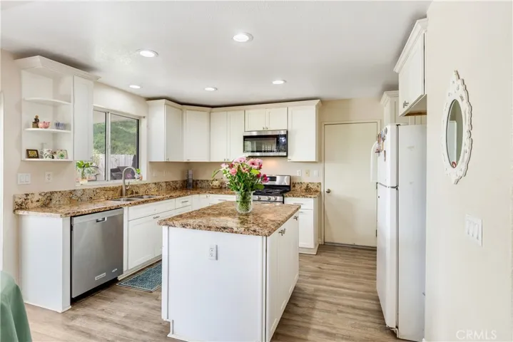 43359 Via Sabino, Temecula, California 92592