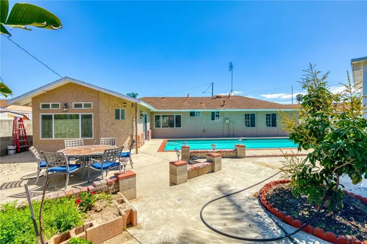 Huge backyard with pool view
