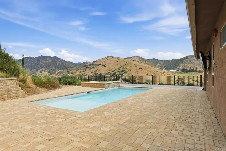 1910 Harbison Canyon Rd, El Cajon, California 92019