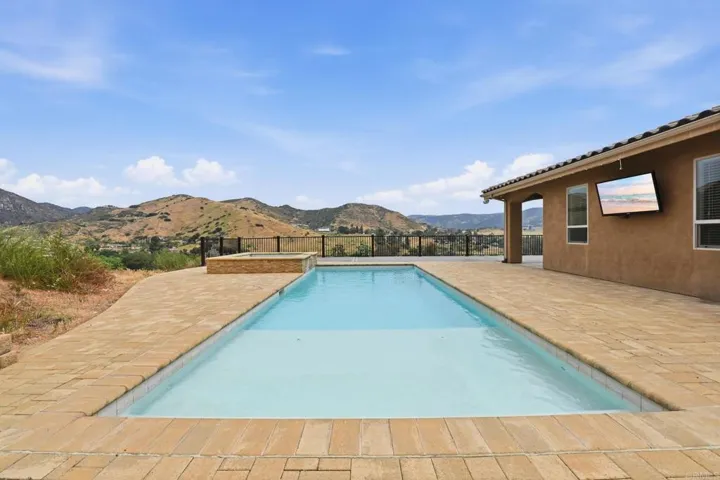 1910 Harbison Canyon Rd, El Cajon, California 92019