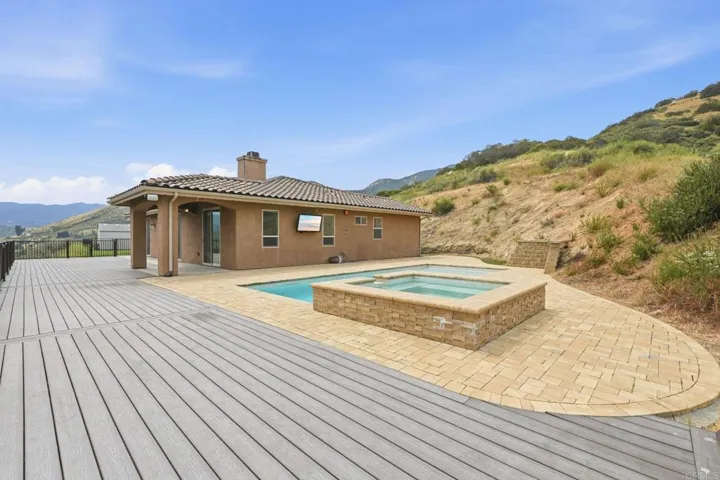 1910 Harbison Canyon Rd, El Cajon, California 92019