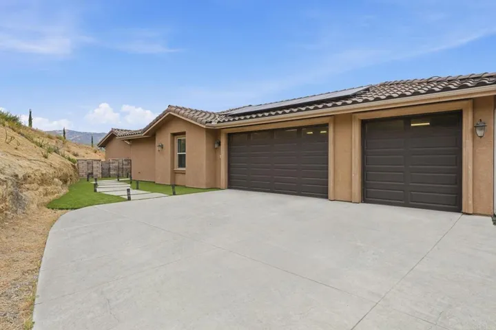 1910 Harbison Canyon Rd, El Cajon, California 92019