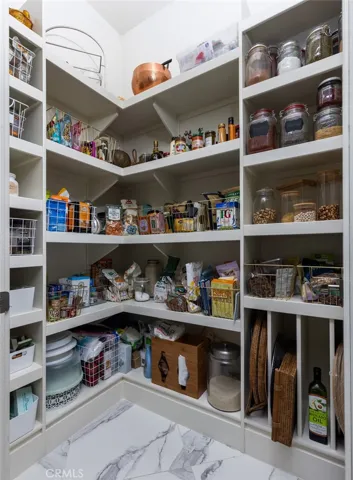 Walk-in Pantry