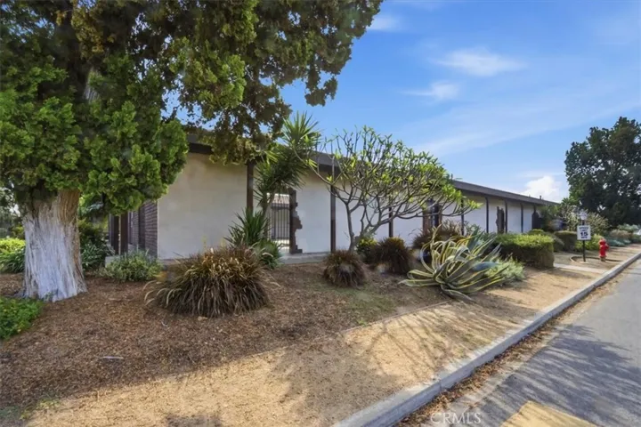 2011 W Katella, Anaheim, California 92804