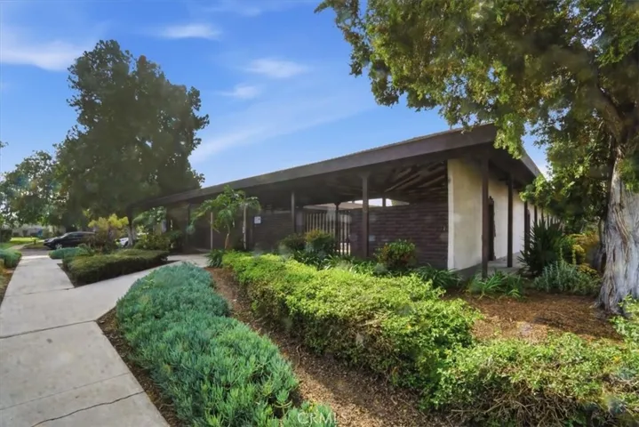 2011 W Katella, Anaheim, California 92804