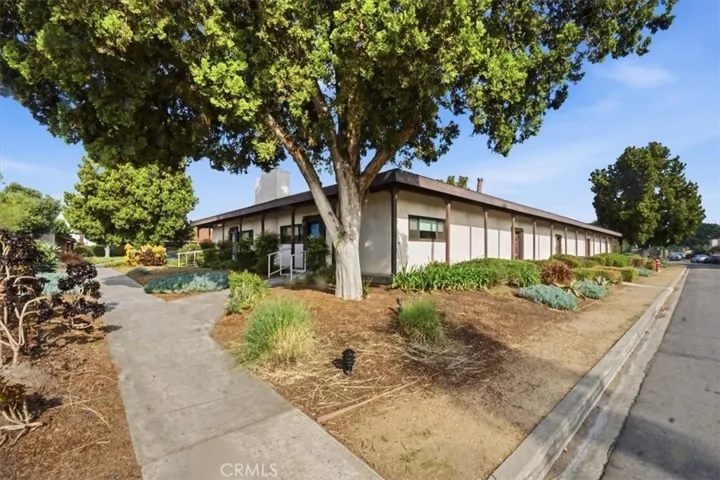 2011 W Katella, Anaheim, California 92804