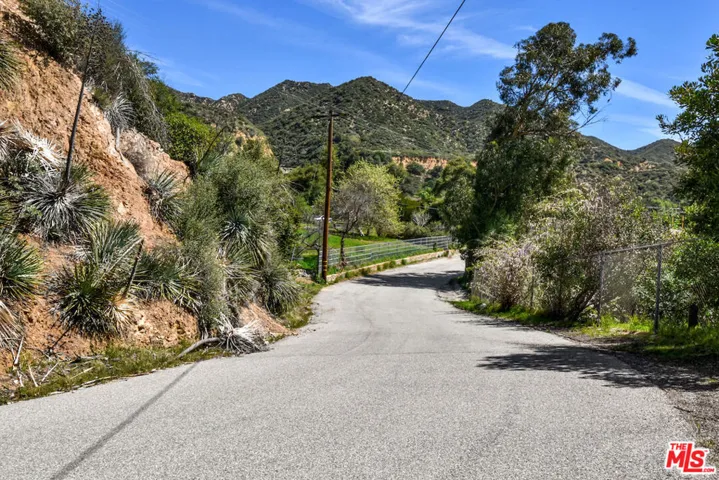 2447 Stonyvale Road, Tujunga, California 91042