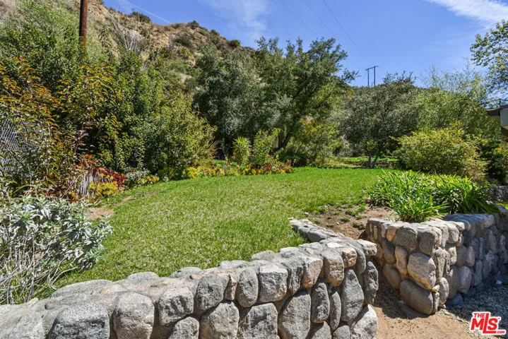 2447 Stonyvale Road, Tujunga, California 91042