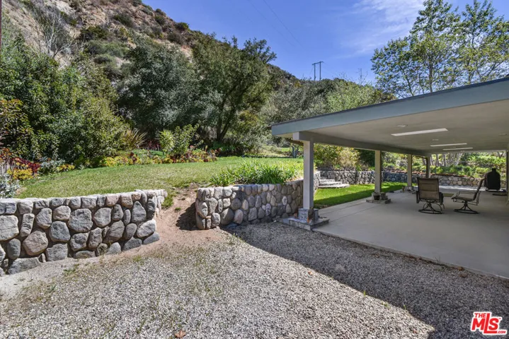 2447 Stonyvale Road, Tujunga, California 91042