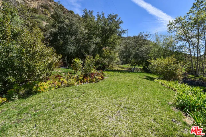 2447 Stonyvale Road, Tujunga, California 91042