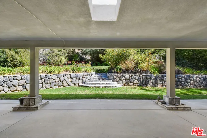 2447 Stonyvale Road, Tujunga, California 91042