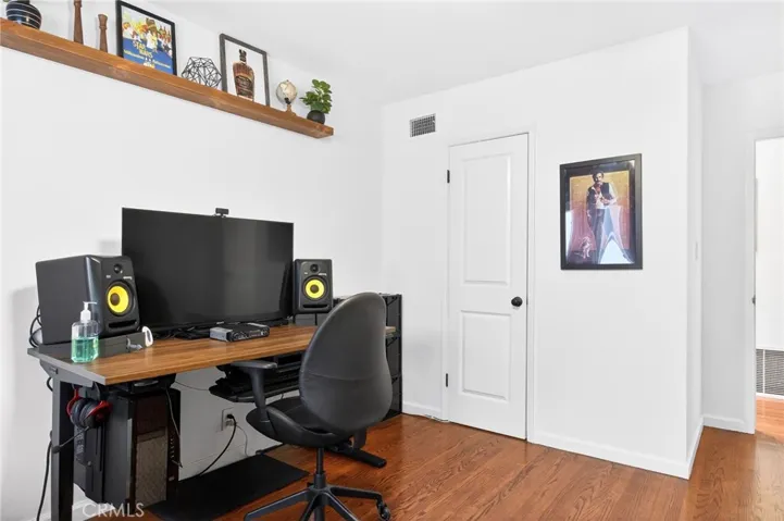 907 E Ocean Boulevard, Long Beach, California 90802