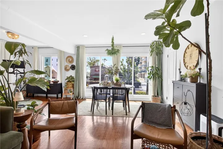 907 E Ocean Boulevard, Long Beach, California 90802