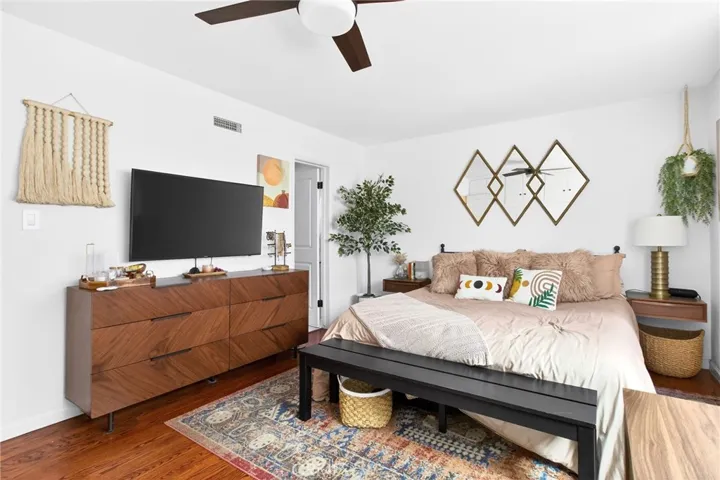 907 E Ocean Boulevard, Long Beach, California 90802