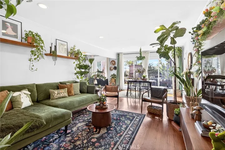 907 E Ocean Boulevard, Long Beach, California 90802