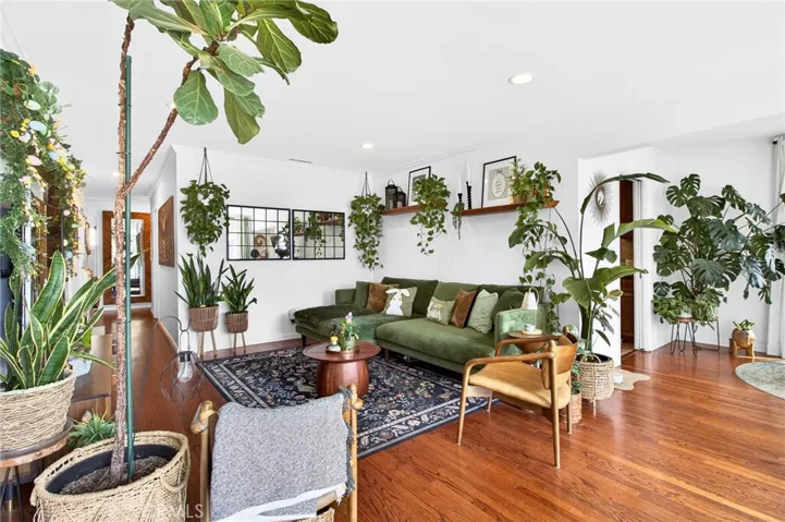 907 E Ocean Boulevard, Long Beach, California 90802