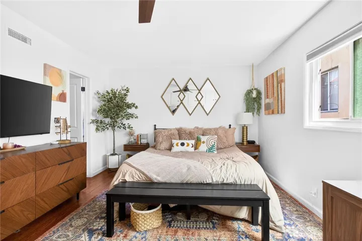 907 E Ocean Boulevard, Long Beach, California 90802