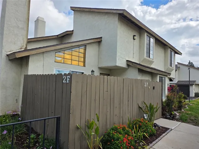 1974 E Lynwood 2f, San Bernardino, California 92404