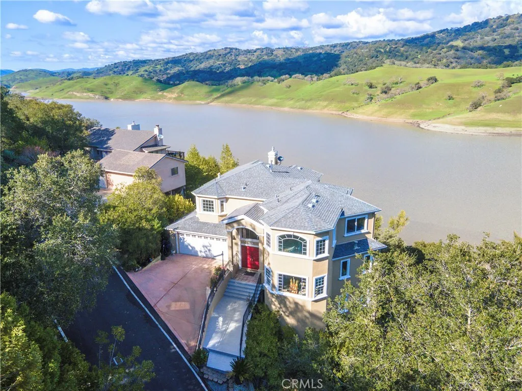 2987 Holiday Ct