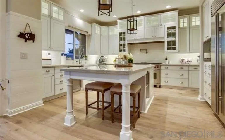 Beautifully designed gourmet kitchen