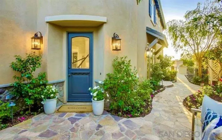 Entrance and side pathway to the backyard