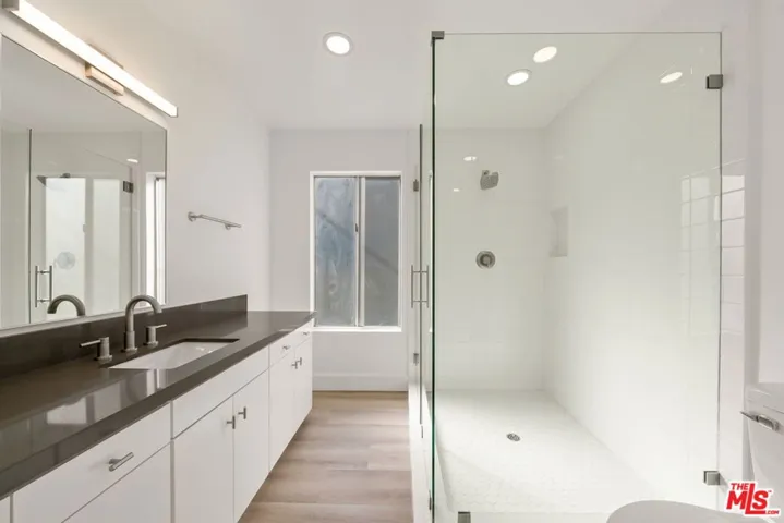 6821 E Ocean Boulevard, Long Beach, California 90803