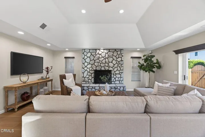 13-web-or-mls-UpmarketMedia-5114Mar-037