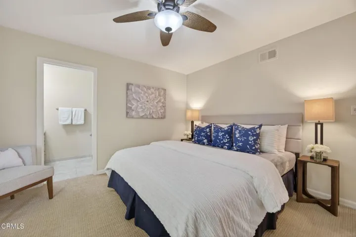 29-web-or-mls-UpmarketMedia-5114Mar-055