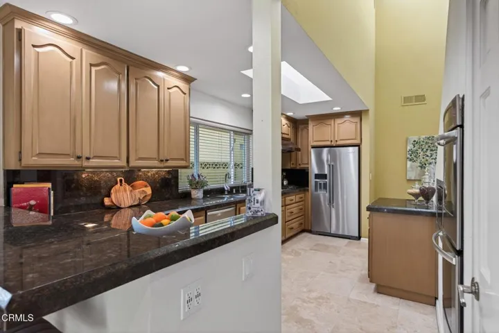 21-web-or-mls-UpmarketMedia-5114Mar-074