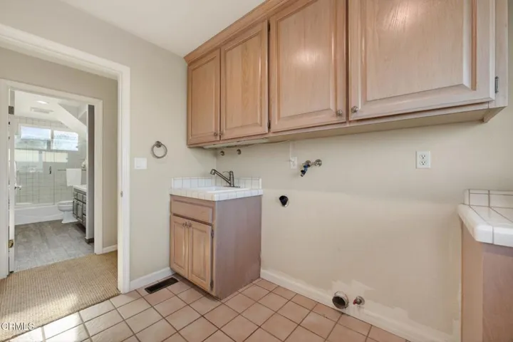 42-web-or-mls-UpmarketMedia-5114Mar-118