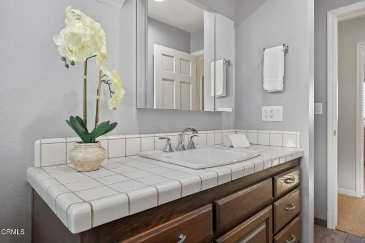 44-web-or-mls-UpmarketMedia-5114Mar-124