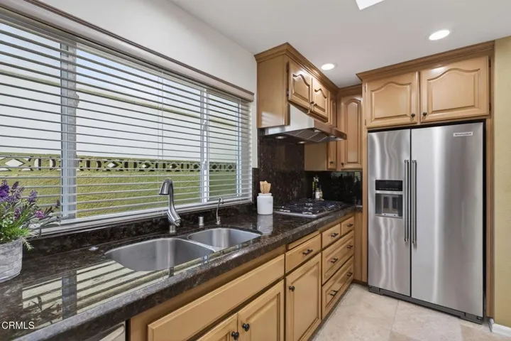 23-web-or-mls-UpmarketMedia-5114Mar-079