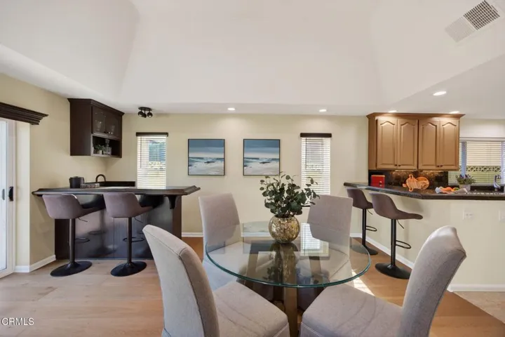 17-web-or-mls-UpmarketMedia-5114Mar-040