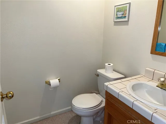 1/2 Bath in Hallway