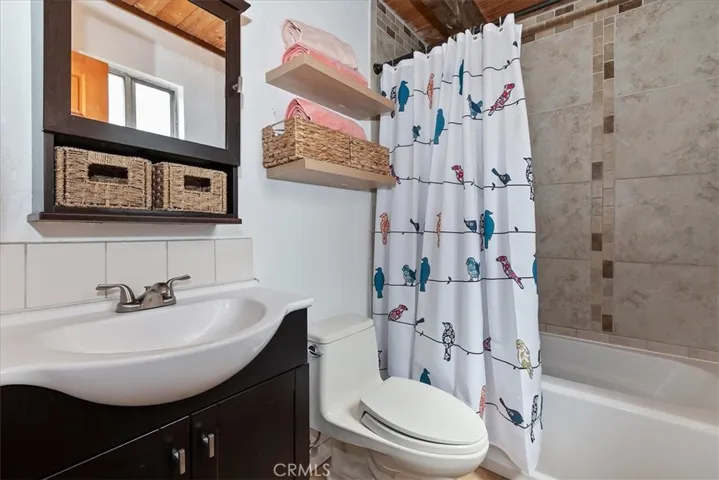 Full Bathroom.