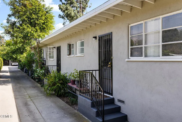 7-1500 Navarro Ave 040-mls